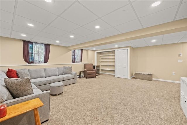 27 N Grove St, Middleboro, MA 02346