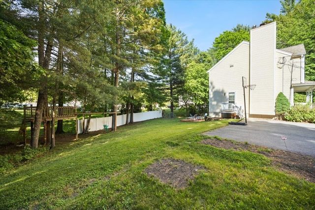 27 N Grove St, Middleboro, MA 02346