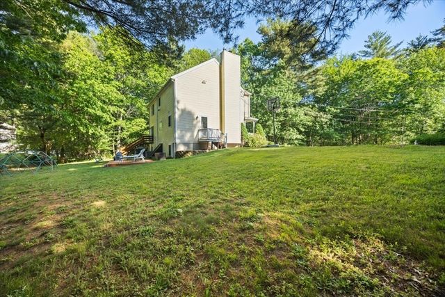 27 N Grove St, Middleboro, MA 02346
