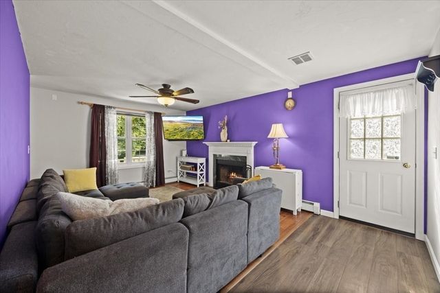 27 N Grove St, Middleboro, MA 02346