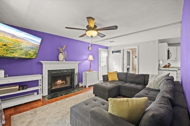 27 N Grove St, Middleboro, MA 02346