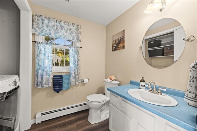 27 N Grove St, Middleboro, MA 02346