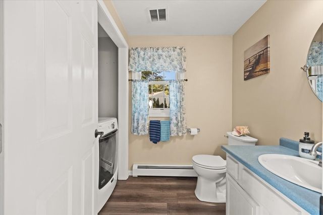 27 N Grove St, Middleboro, MA 02346