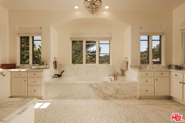 2481 Summitridge Drive, Beverly Hills, CA 90210