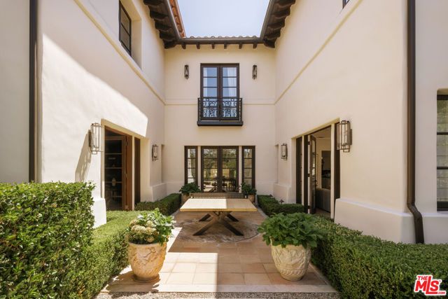 2481 Summitridge Drive, Beverly Hills, CA 90210