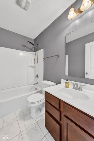 8233 Dan Allen Drive, Fishers, IN 46038