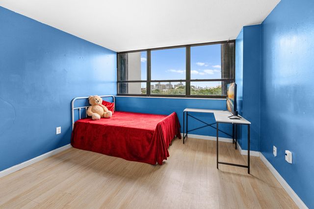 5600 N Flagler Drive 407, West Palm Beach, FL 33407