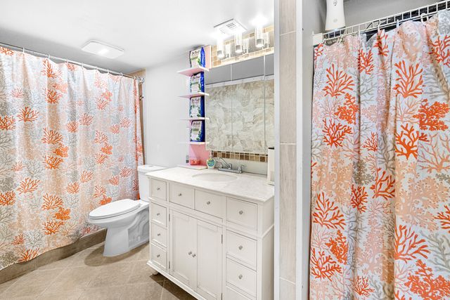 5600 N Flagler Drive 407, West Palm Beach, FL 33407