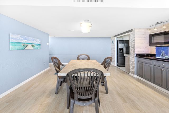 5600 N Flagler Drive 407, West Palm Beach, FL 33407