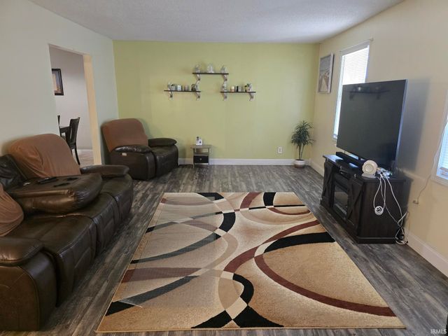 318 Gayle Drive, Sweetser, IN 46987