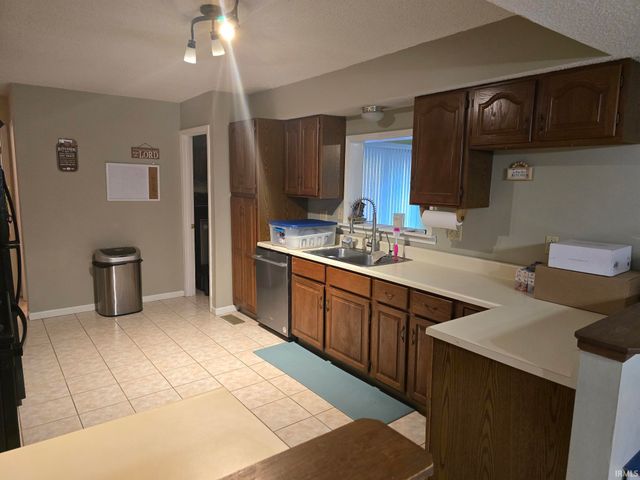 318 Gayle Drive, Sweetser, IN 46987