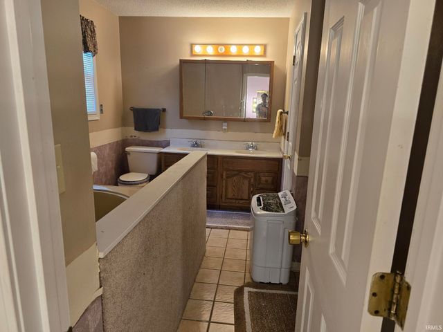 318 Gayle Drive, Sweetser, IN 46987