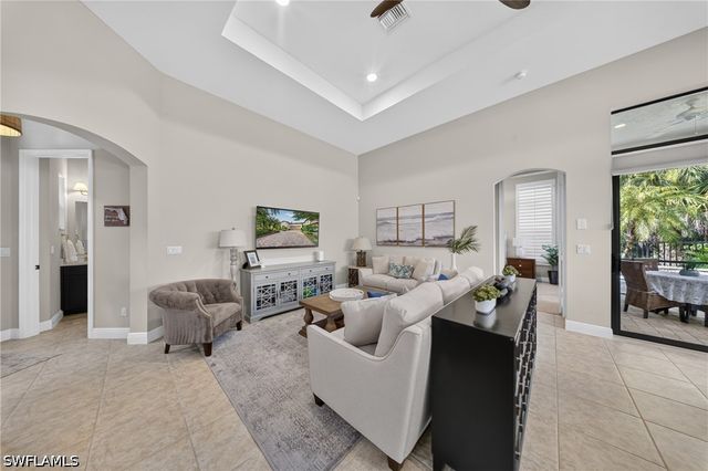 7890 Allende LN, Naples, FL 34113