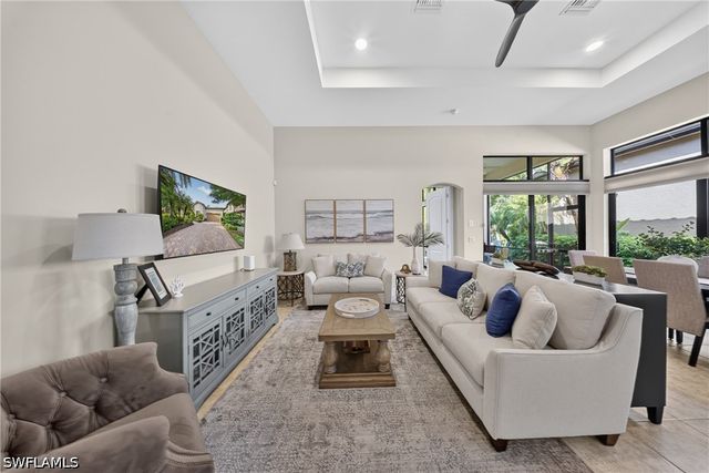7890 Allende LN, Naples, FL 34113