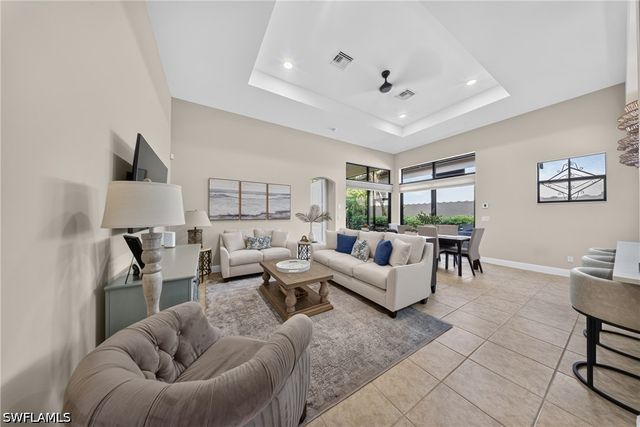 7890 Allende LN, Naples, FL 34113