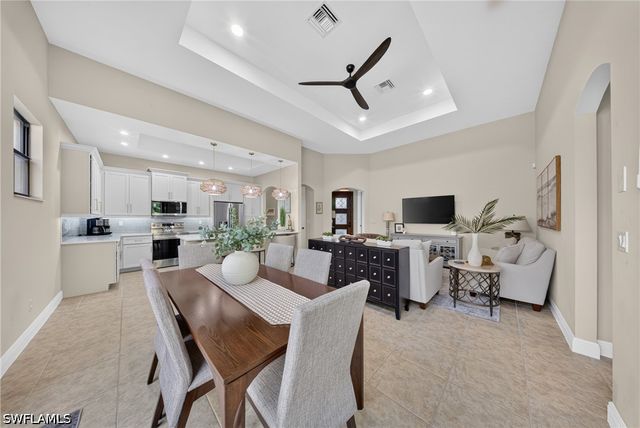 7890 Allende LN, Naples, FL 34113
