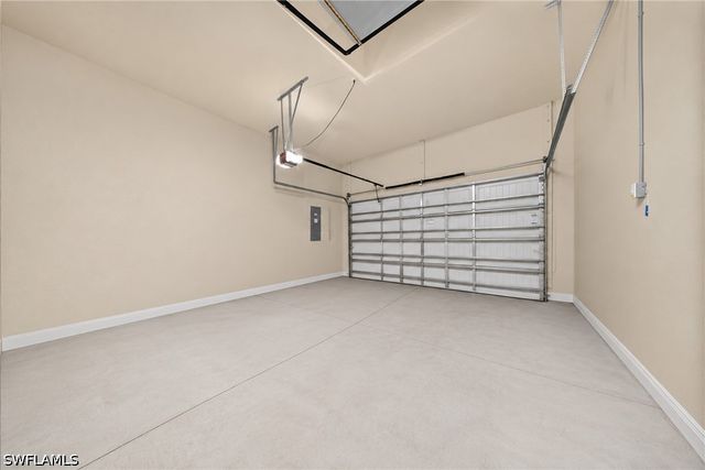 7890 Allende LN, Naples, FL 34113