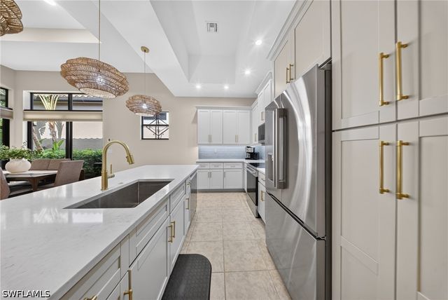 7890 Allende LN, Naples, FL 34113