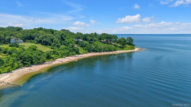 17 Forest Drive, Sands Point, NY 11050