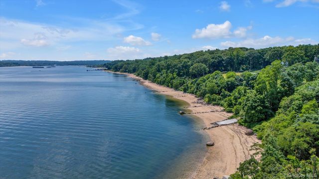17 Forest Drive, Sands Point, NY 11050