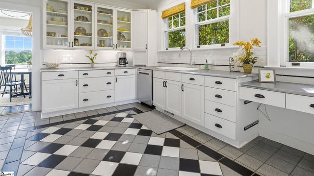 151 Buist Avenue, Greenville, SC 29609
