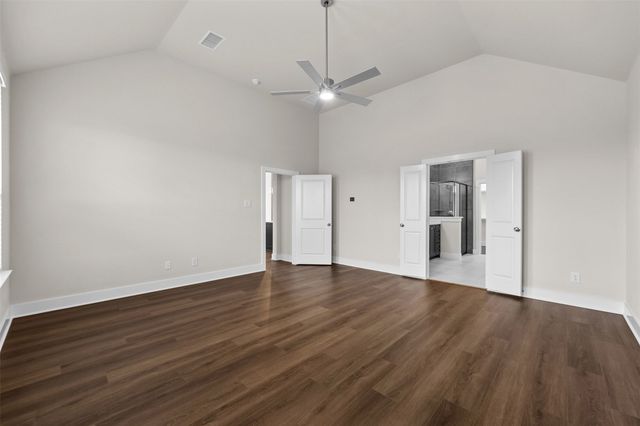 552 Holiday Avenue, Waxahachie, TX 75165