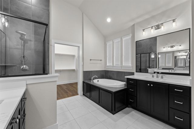 552 Holiday Avenue, Waxahachie, TX 75165