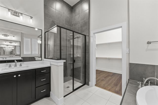 552 Holiday Avenue, Waxahachie, TX 75165