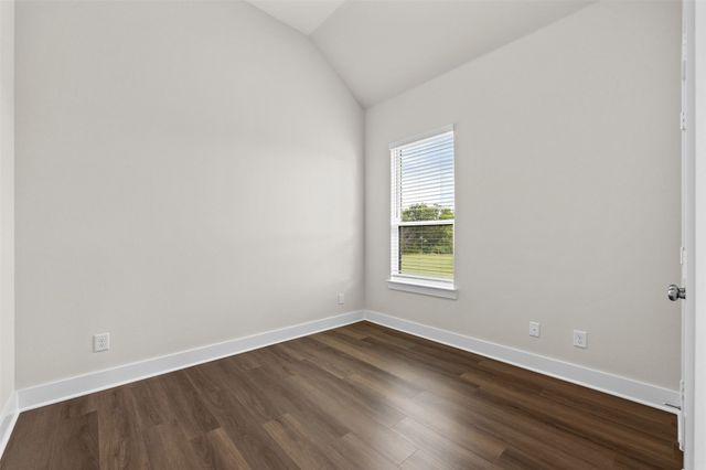 552 Holiday Avenue, Waxahachie, TX 75165