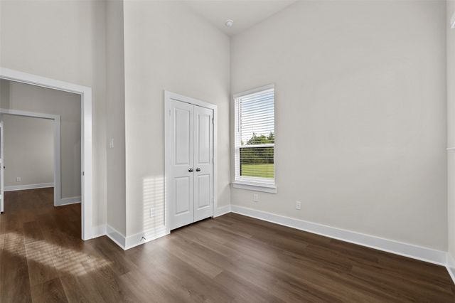 552 Holiday Avenue, Waxahachie, TX 75165