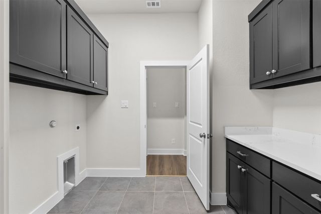 552 Holiday Avenue, Waxahachie, TX 75165