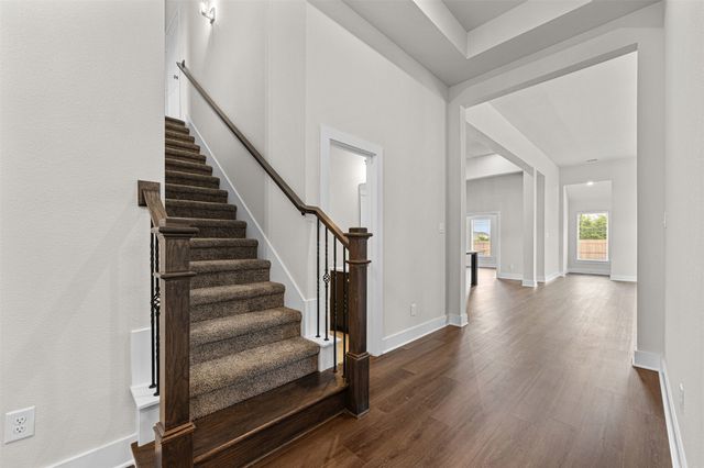 552 Holiday Avenue, Waxahachie, TX 75165