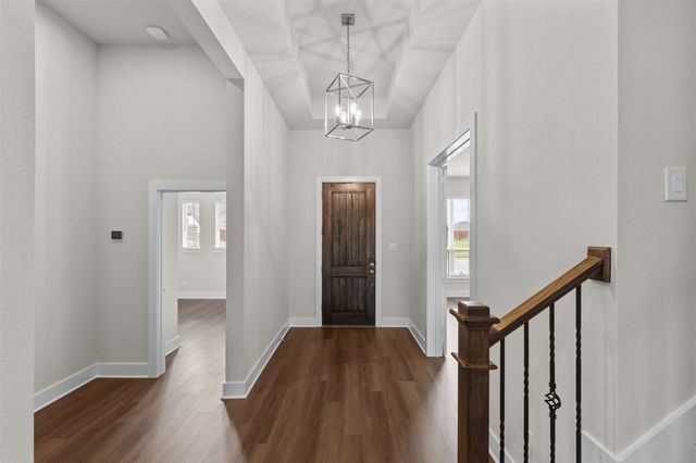 552 Holiday Avenue, Waxahachie, TX 75165