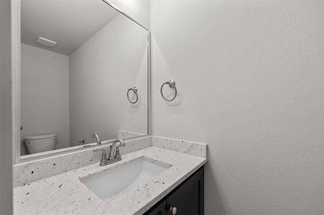 552 Holiday Avenue, Waxahachie, TX 75165