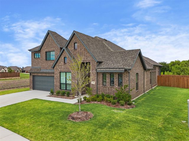 552 Holiday Avenue, Waxahachie, TX 75165