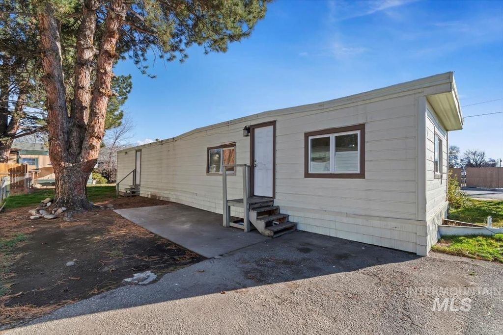 412 E 48th St Trlr 21, Garden City, ID 83714 photo 3