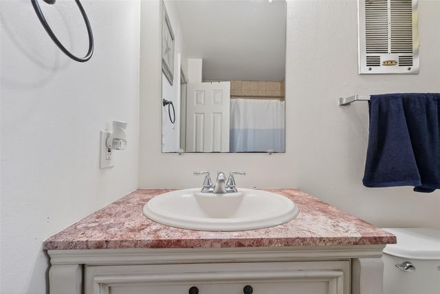 5611 W Airport Boulevard, Houston, TX 77035