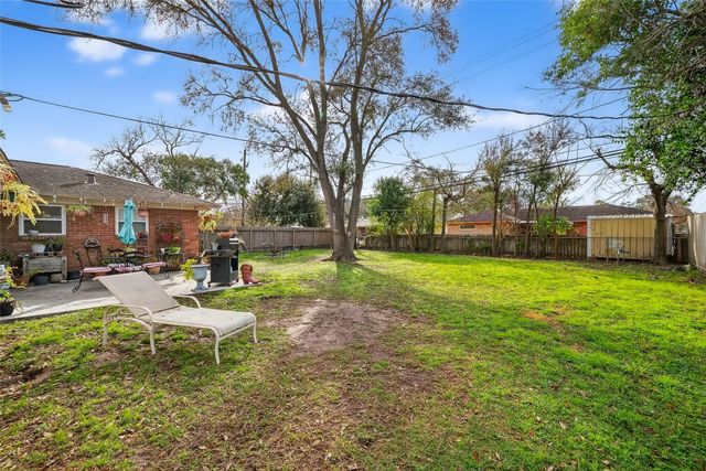 5611 W Airport Boulevard, Houston, TX 77035
