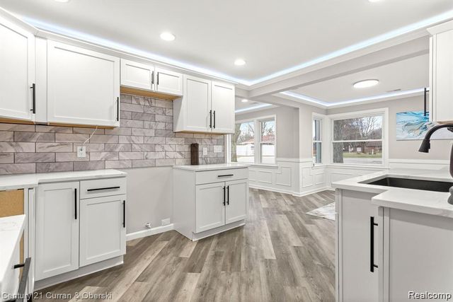 16231 Luxemburg, Fraser, MI 48026