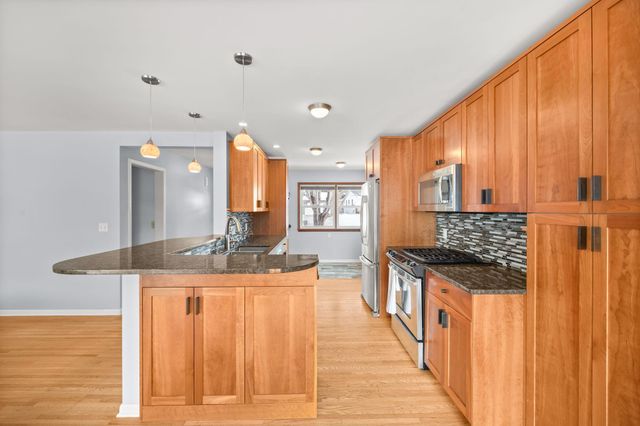 5169 Abercrombie Drive, Edina, MN 55439