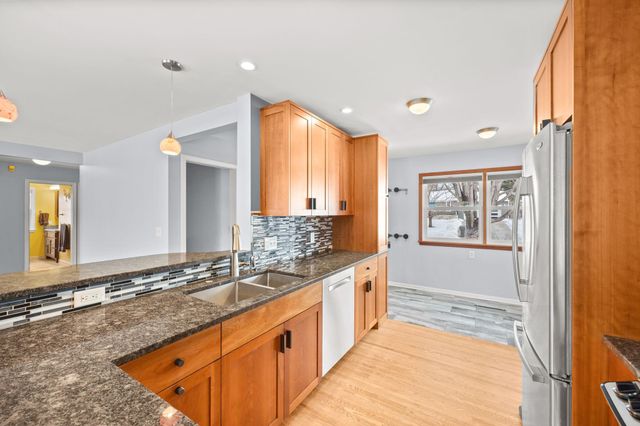 5169 Abercrombie Drive, Edina, MN 55439