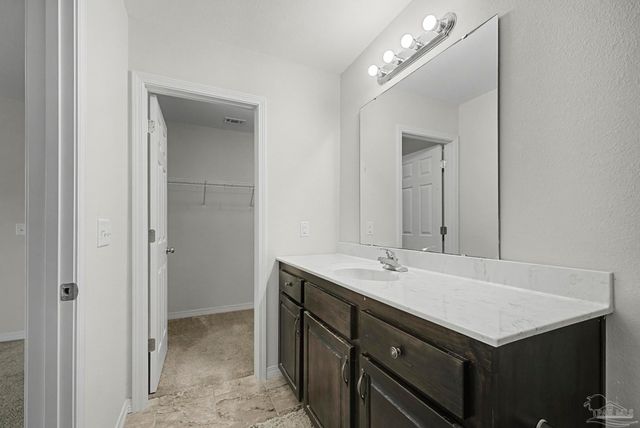 5179 Lake End Dr, Milton, FL 32583