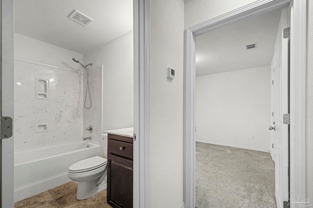 5179 Lake End Dr, Milton, FL 32583