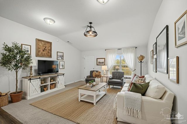 5179 Lake End Dr, Milton, FL 32583