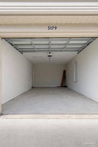 5179 Lake End Dr, Milton, FL 32583