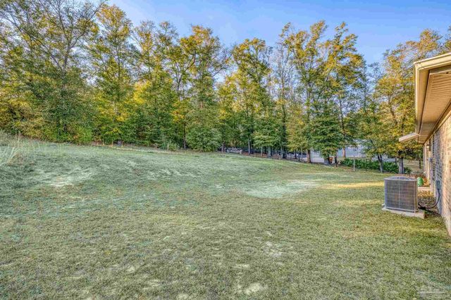 5179 Lake End Dr, Milton, FL 32583