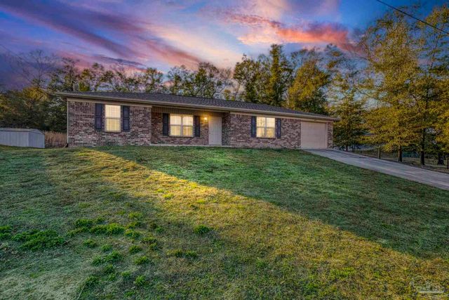 5179 Lake End Dr, Milton, FL 32583