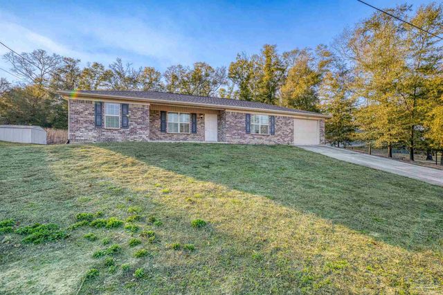 5179 Lake End Dr, Milton, FL 32583