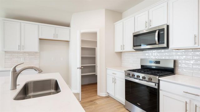 1124 Burlywood Lane, Piedmont, OK 73078