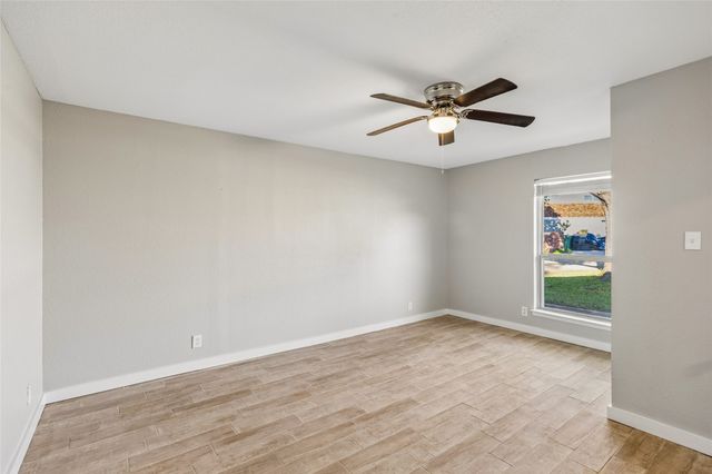 283 Somerset Circle, Bedford, TX 76022